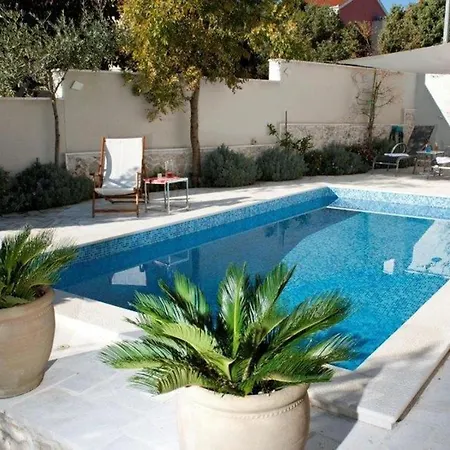 Holiday home Lovely In Okrug Gornji *