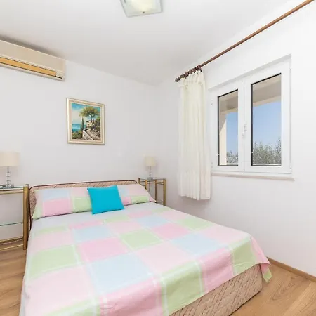 Prázdninový dům Lovely In Okrug Gornji Trogir