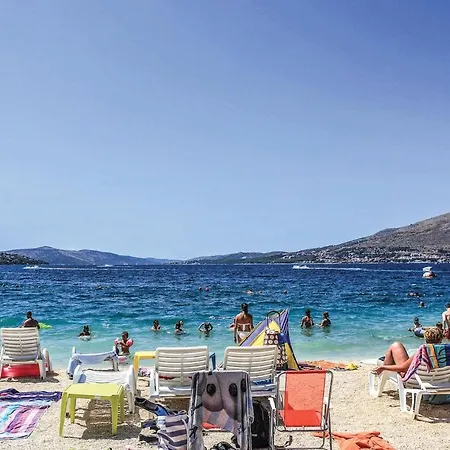 Будинок відпочинку Lovely In Okrug Gornji