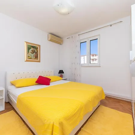 Будинок відпочинку Lovely In Okrug Gornji