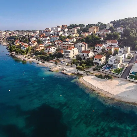 Prázdninový dům Lovely In Okrug Gornji *