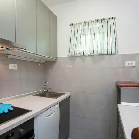 Lovely In Okrug Gornji * 特罗吉尔