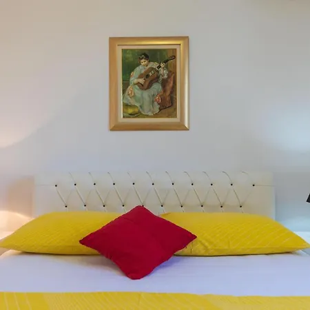 度假居 Lovely In Okrug Gornji 特罗吉尔