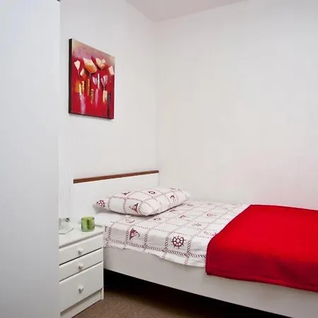 Front In Okrug Gornji Holiday home