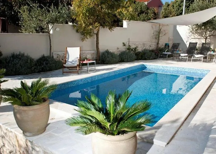 Vakantiehuis Lovely In Okrug Gornji *