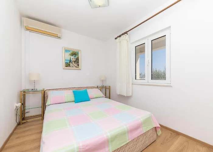 Prázdninový dům Lovely In Okrug Gornji Trogir